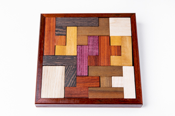 Lila Holz